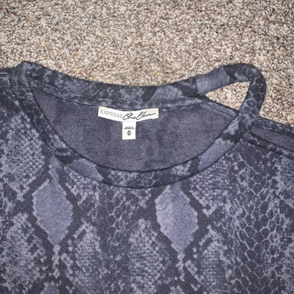 Express OneEleven Cold-Shoulder Top - Picture 3 of 4